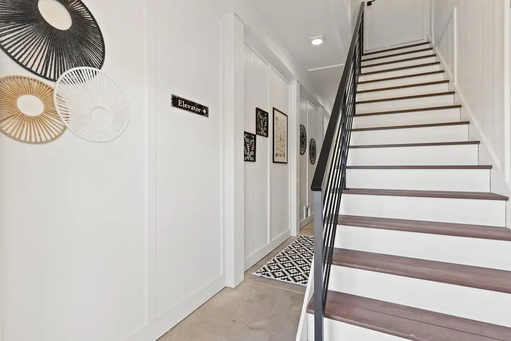 1040 Break / 1040 Ocean Blvd West 4 Bedroom Home by RedAwning