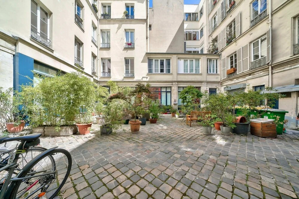 Charming 2 Room Apartment - Paris