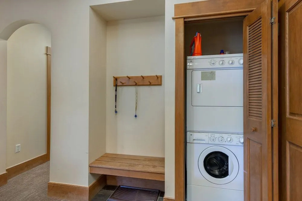 Lone Eagle #3009 - 2 Br Condo