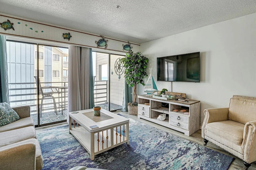 Walk to Pool & Beach! 3rd-floor Murrells Inlet Gem