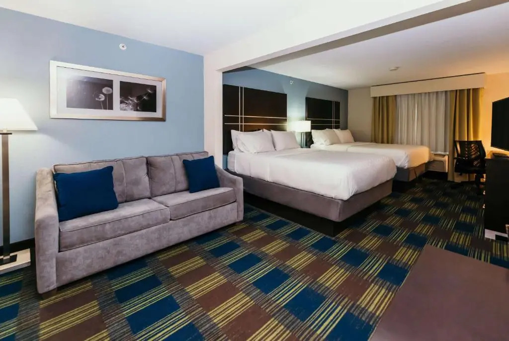 Howard Johnson by Wyndham Bole Plaza Chengwu