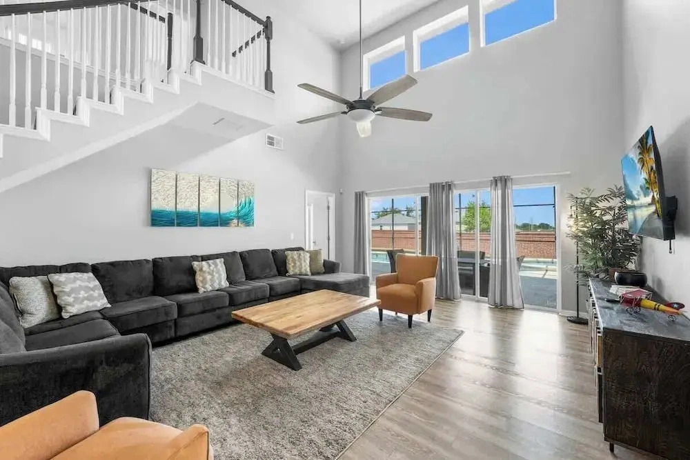 Make Memories in This 6 Bedroom With Private Pool