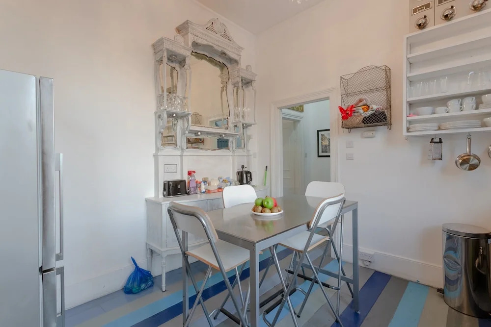Stunning 3 Bedrooms Apartment on Portobello Road