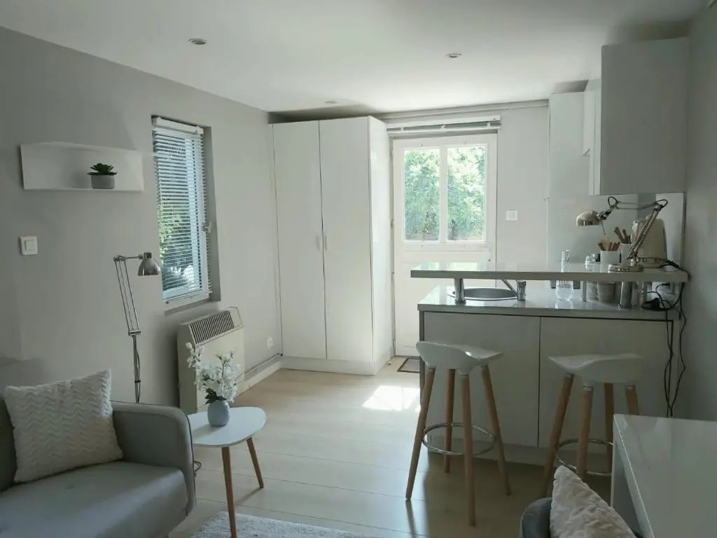 Charmant Studio Sur Cour a Lyon 9e Mont D'or (Adults Only)