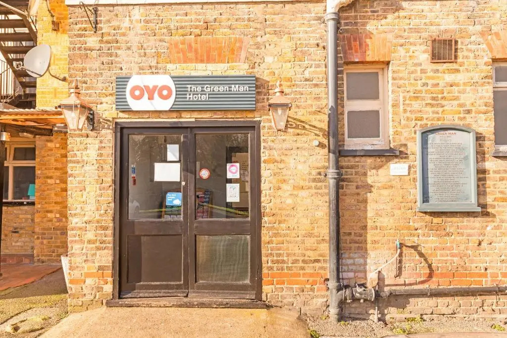 The Green Man Pub and Hotel by OYO