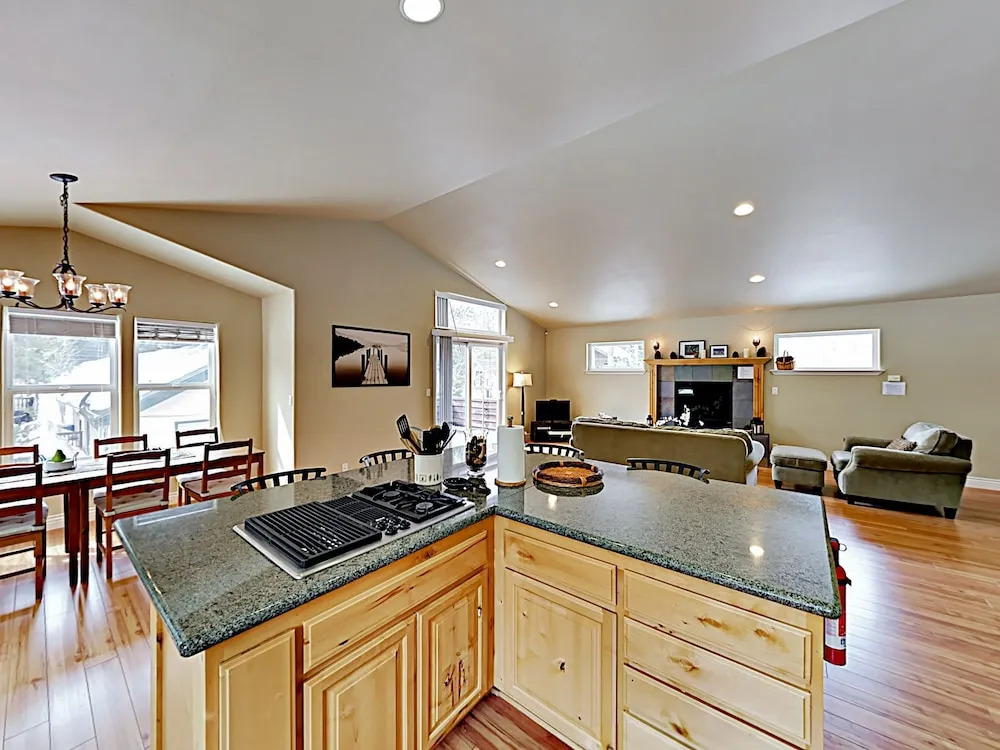 2638 South Lake Tahoe - 3 Br Home