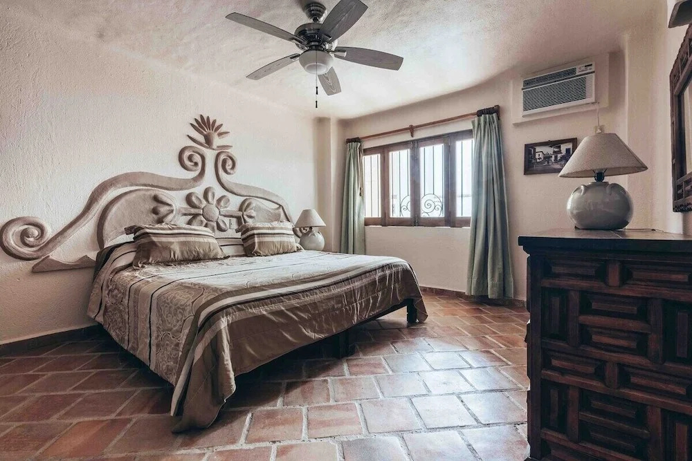 Ocean View 2Br Condo-balcony-beach-pool - 206