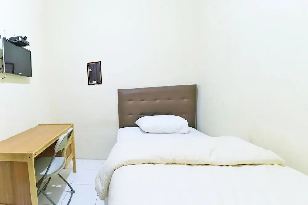 SPOT ON 92037 Jokotole 2 Homestay