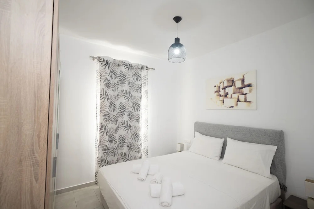 Island Dreaming Opal 2 Bd w shared pool