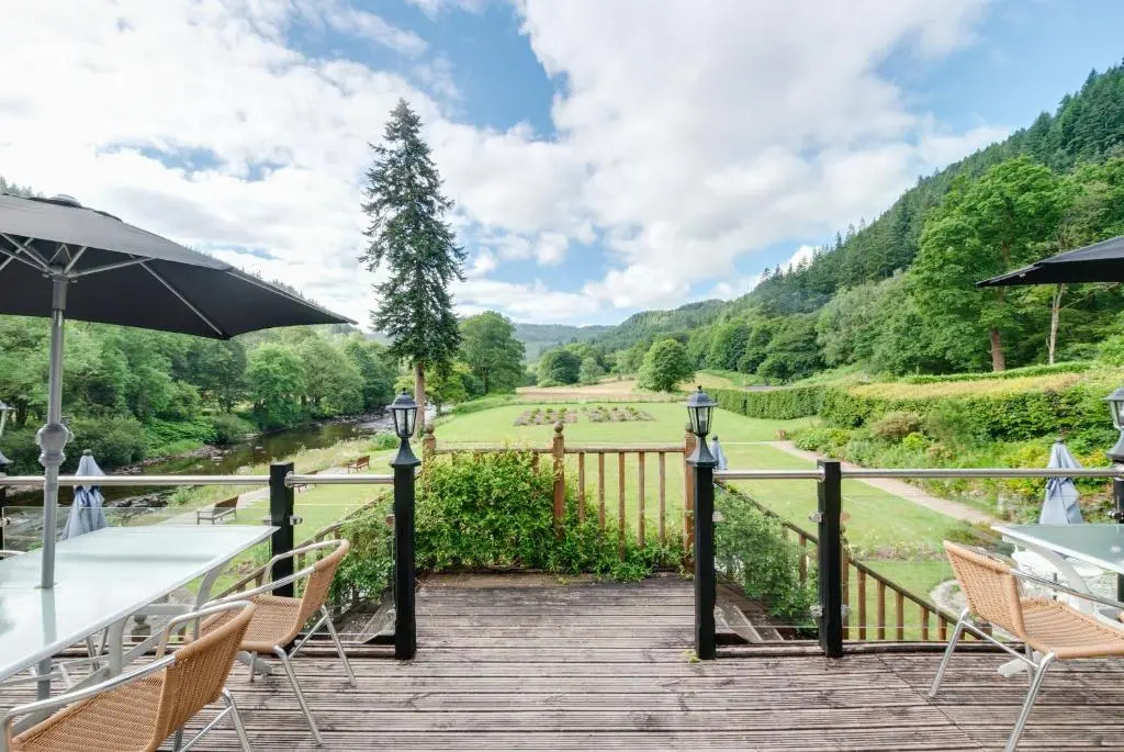 Craig-y-Dderwen Riverside Hotel
