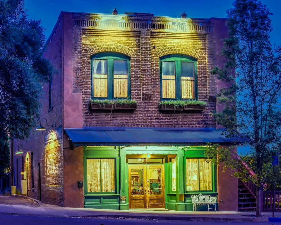 Peerless Hotel & Restaurant