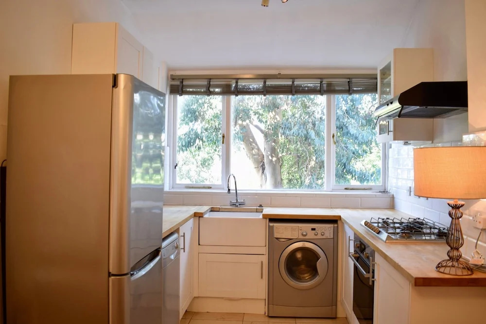 Stunning 1 Bedroom Apartment in South London