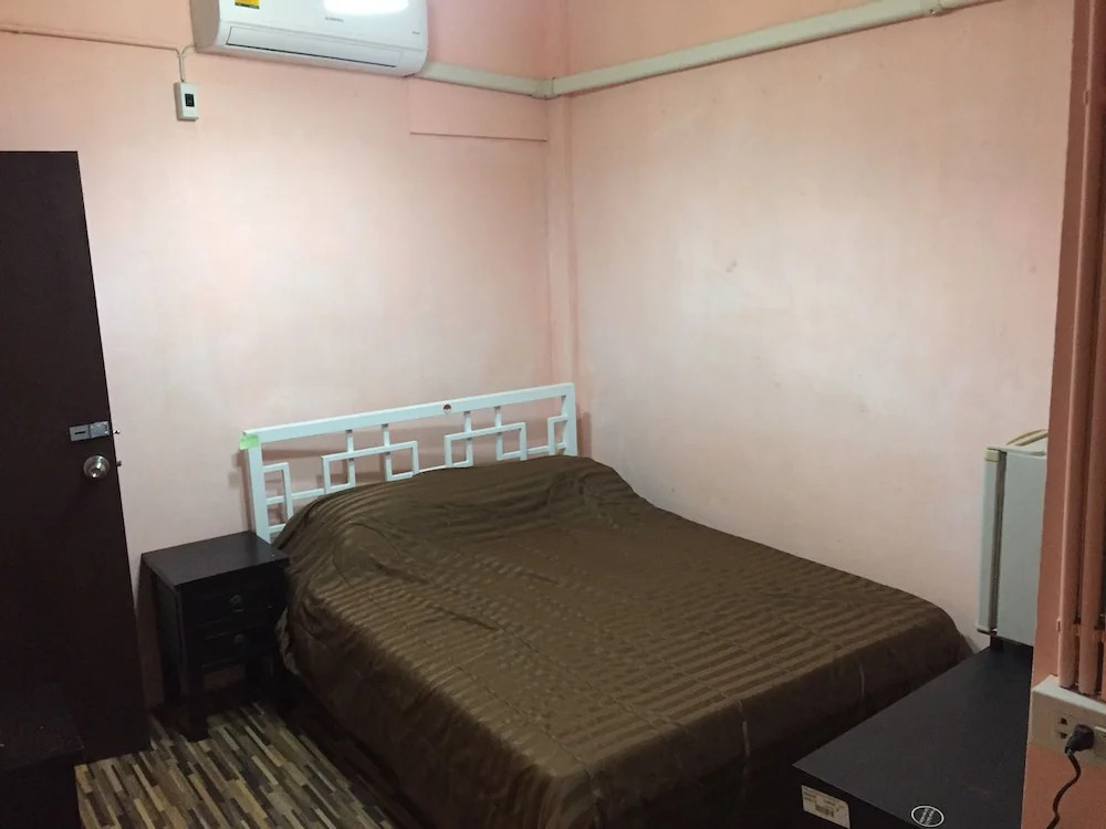 Big Orange Localstay at Siam