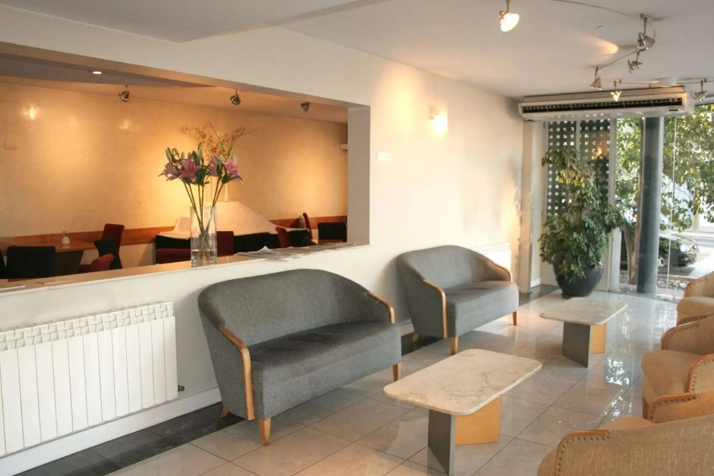 Urbana Suites