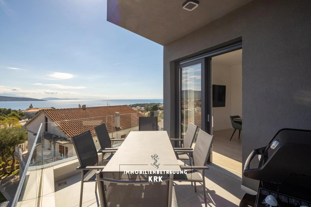 Penthouse Seaview Emilia