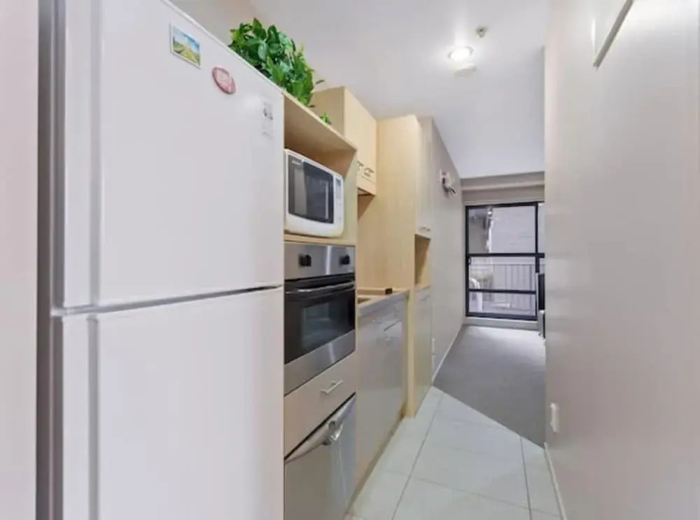 Uptown Two Bedroom Apartment With The Essentials