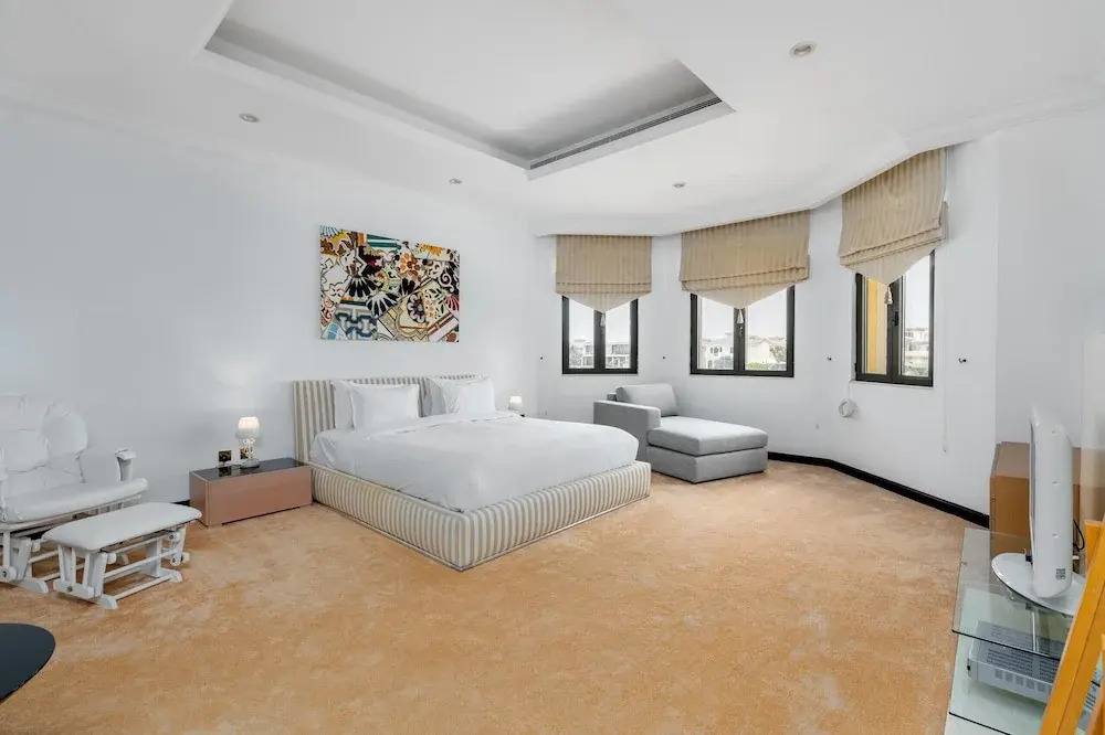 Exclusive 4BR Villa w Private Pool Beach