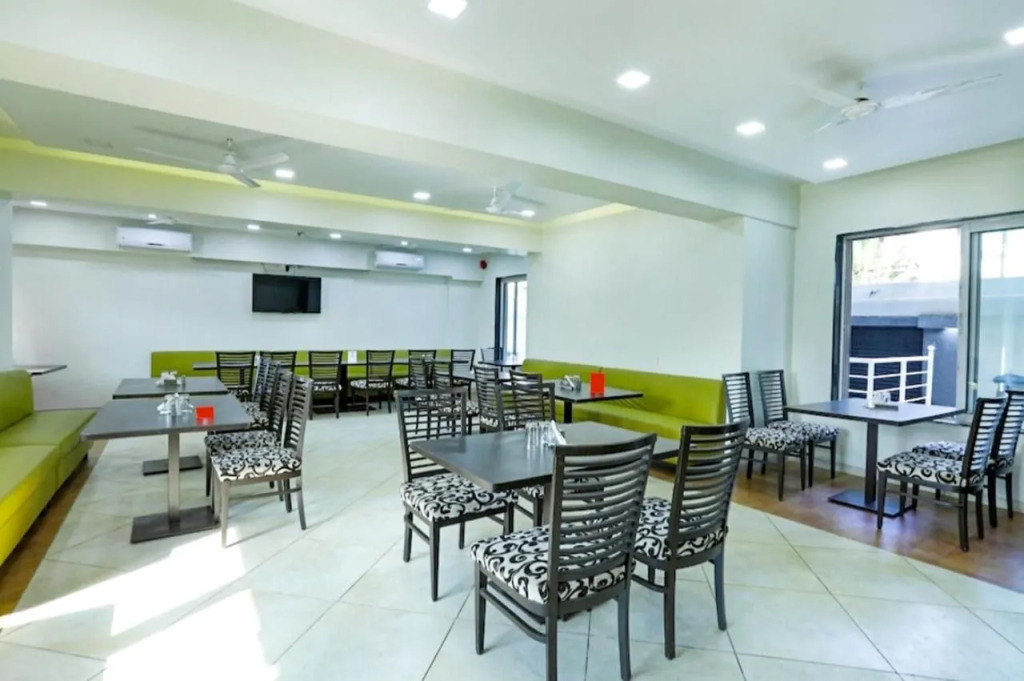 Fabhotel Shree Sai Residency