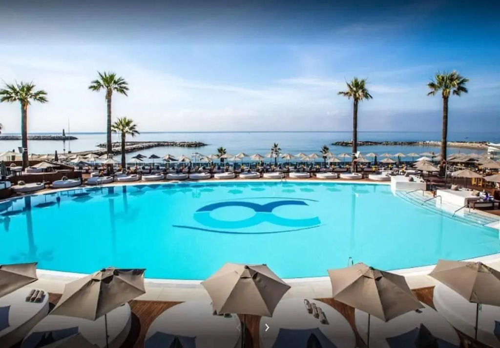 First Line Puerto Banus Harbour, 3 bedroom Luxury Apartment, Marbella