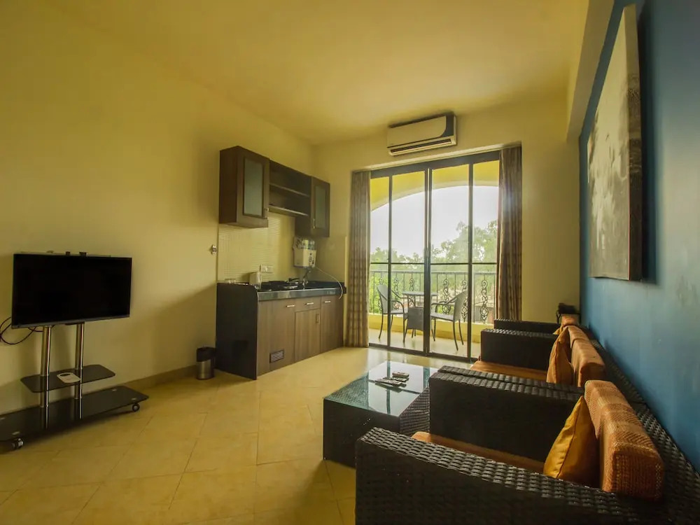 OYO 16805 Home Pool View 2BHK Assagaon