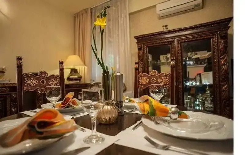 The Seasons Hotel