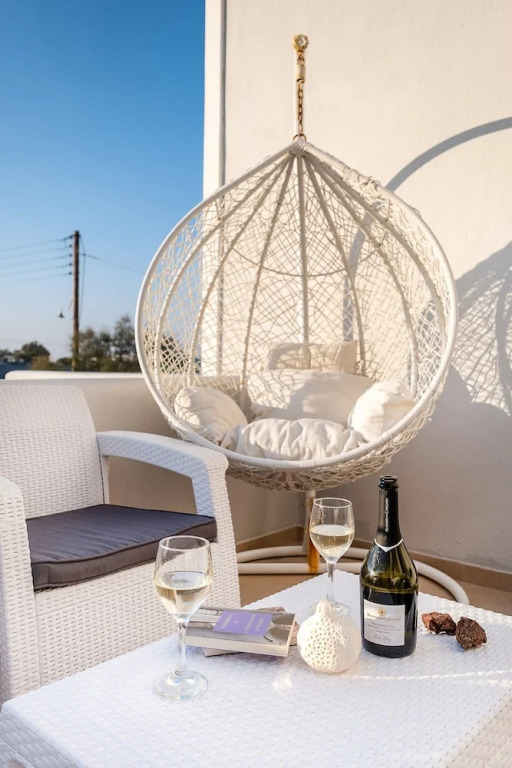 Paradise, Traditional Cycladic House