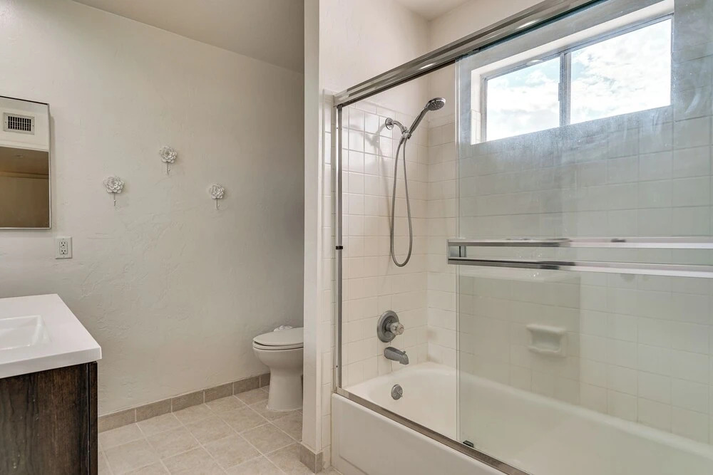 Mtn-view Townhome w/ Pools: 5 Mi to Sabino Canyon!