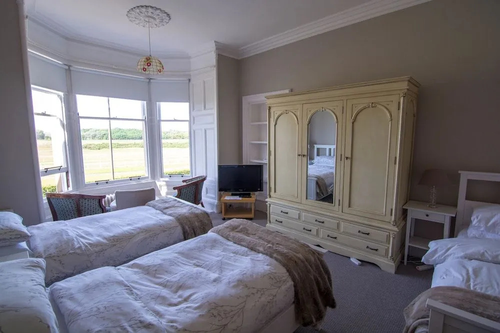 Arden House - rooms with continental breakfast
