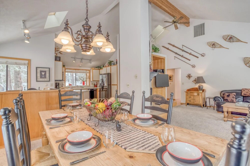 Tranquil Retreat with Outdoor Deck and Gas Fireplace - Inviting Haven