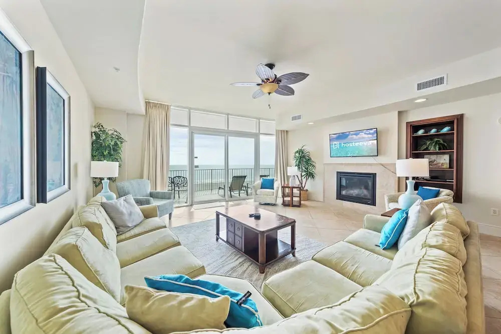 Turquoise Place 405C