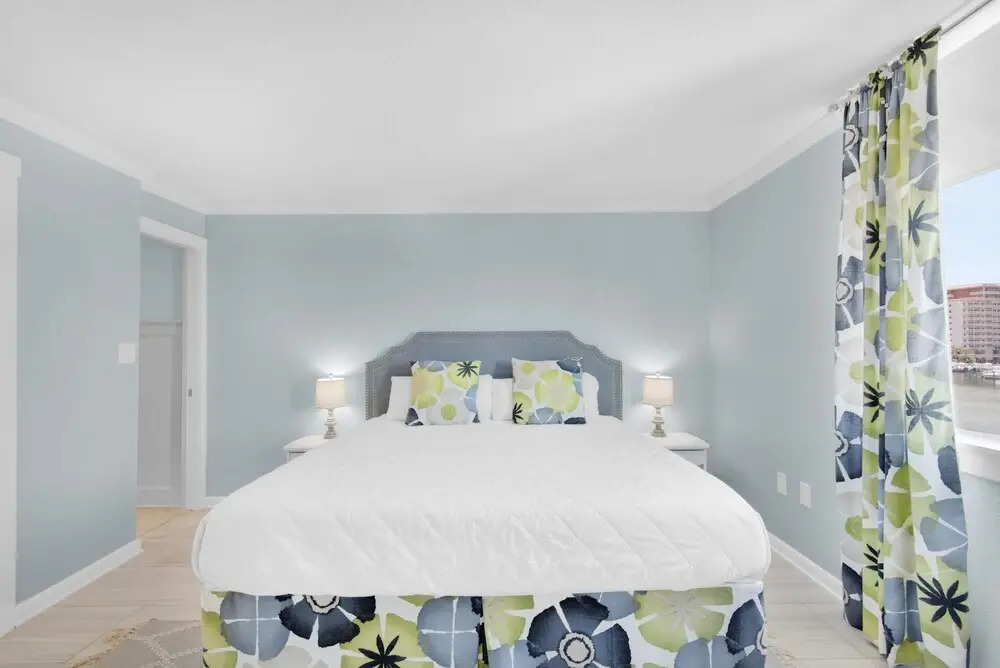 Dolphin Point 404c