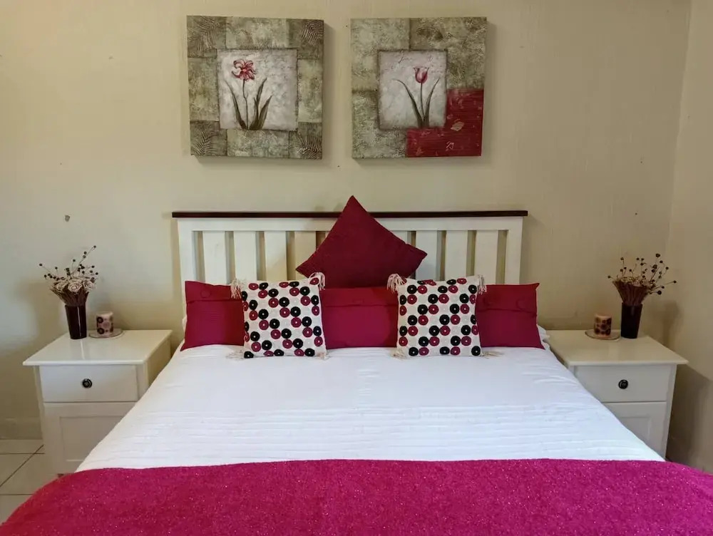 Tranquil Beach House in Southbroom Are, Marina Beach, With Stunning Lagoon Views
