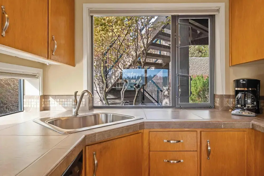 Riverview Retreat Picturesque 2 BDR in Resort!