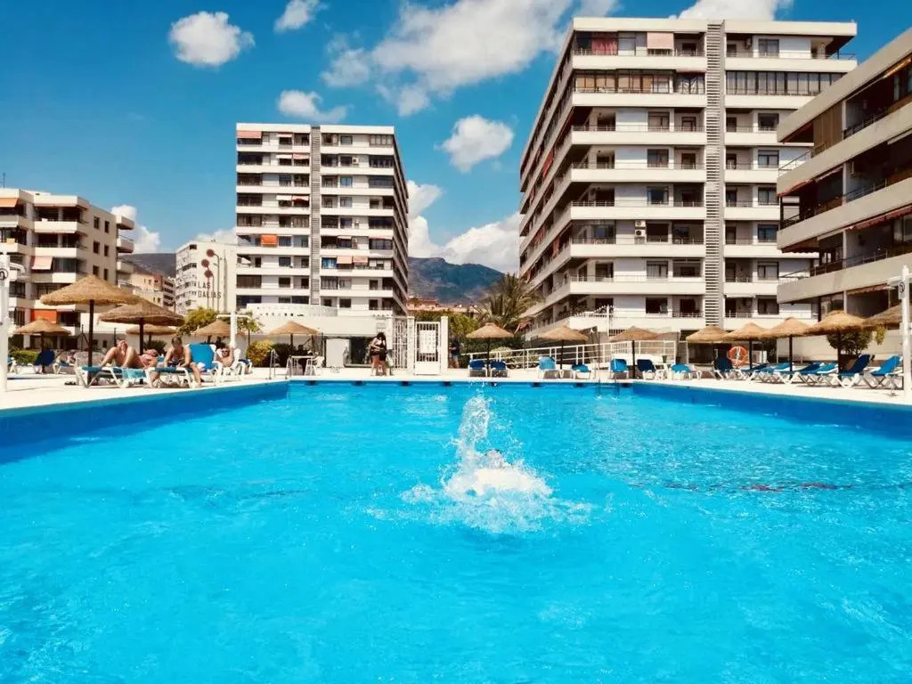 Nogalera 110 City central 3 pools with bar