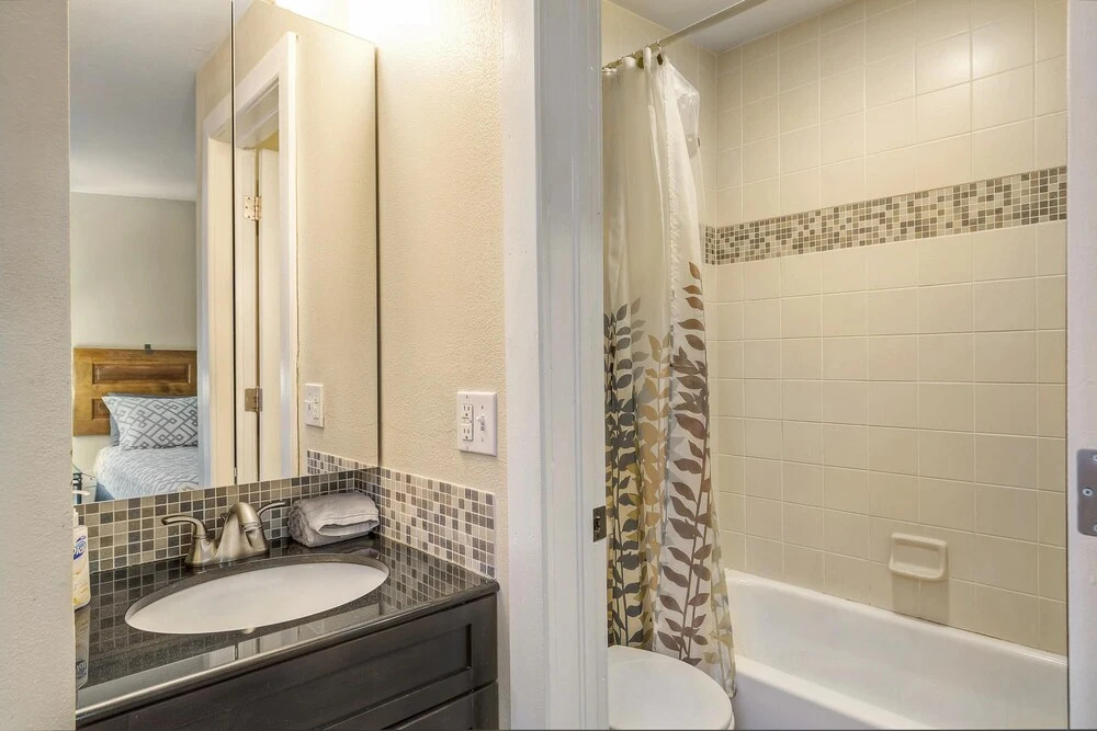 Downtown Five Points Sleeps 4