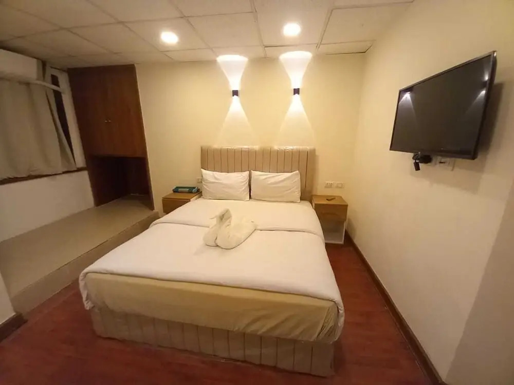 Egy Days Hotel