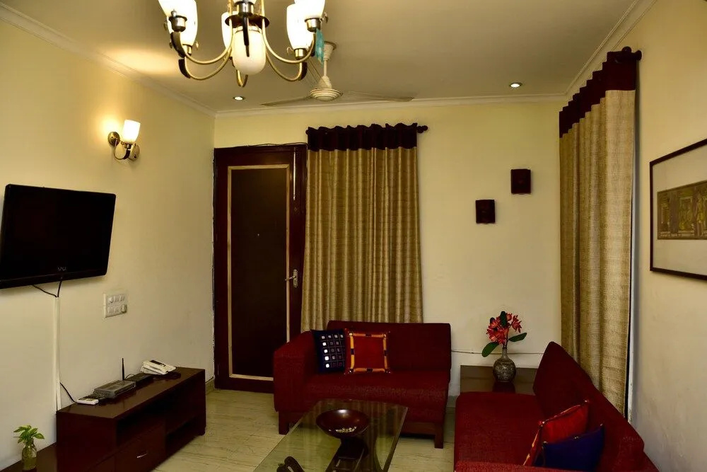 Woodpecker - 2 Bedroom Service Apartment