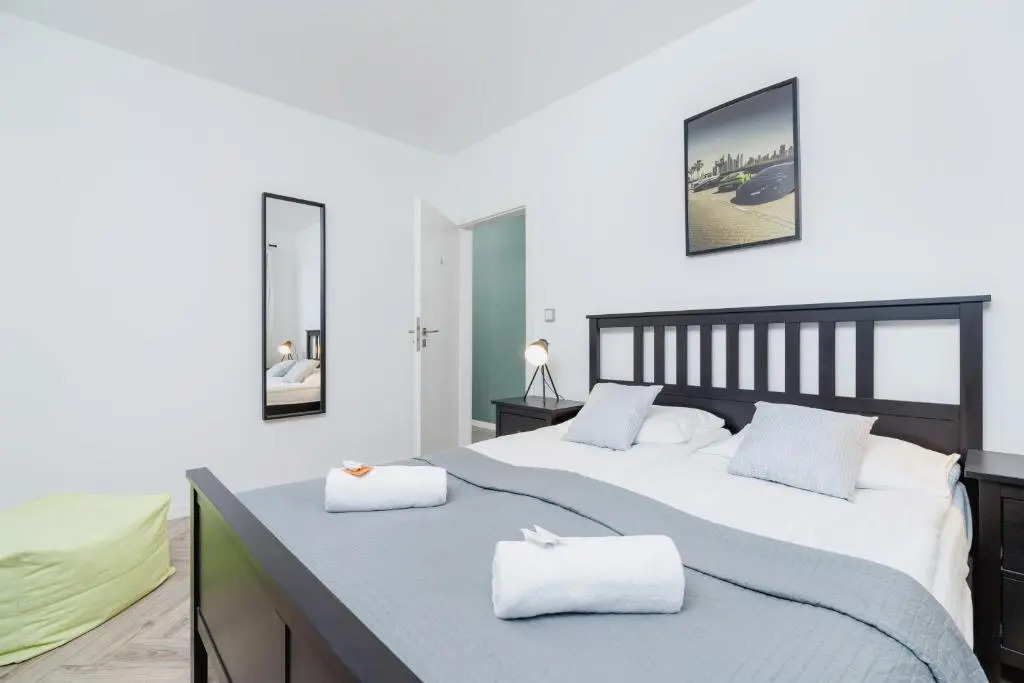 Premium Apartment Ludwinowska by Renters