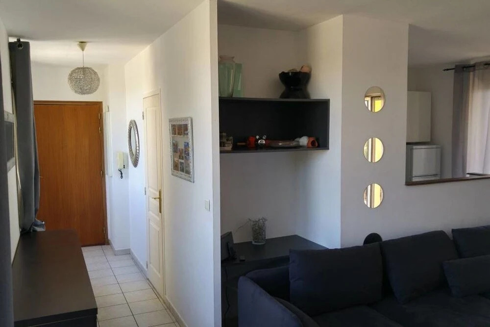 Beau T3 - Climatisé - Grande Terrasse - Marseille