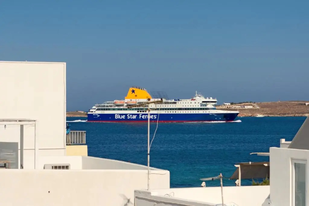 White cycladic town house with sea vew