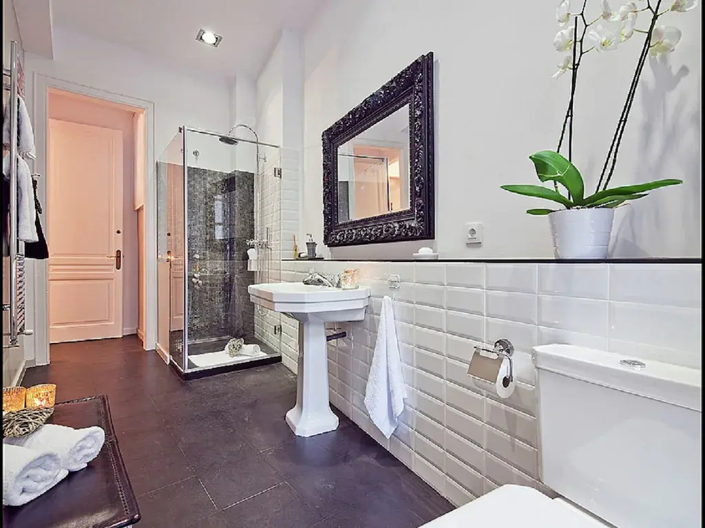 Luxurious apartment for 5 people recently renovated in the center of Barcelona