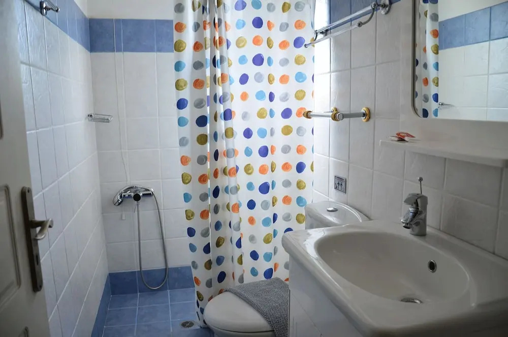 Saron Hotel
