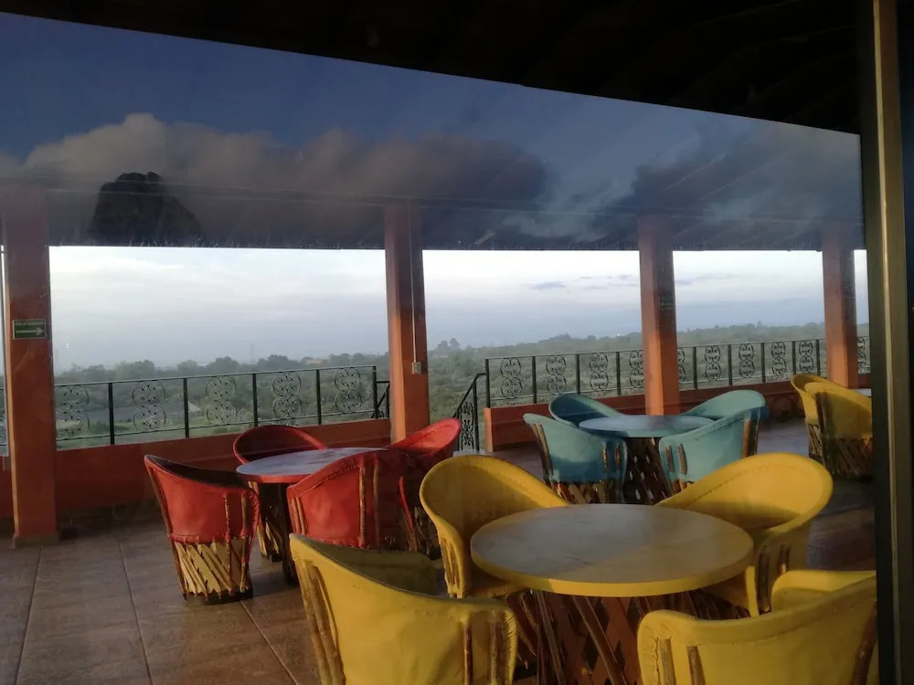 RÁ NGU Hotel