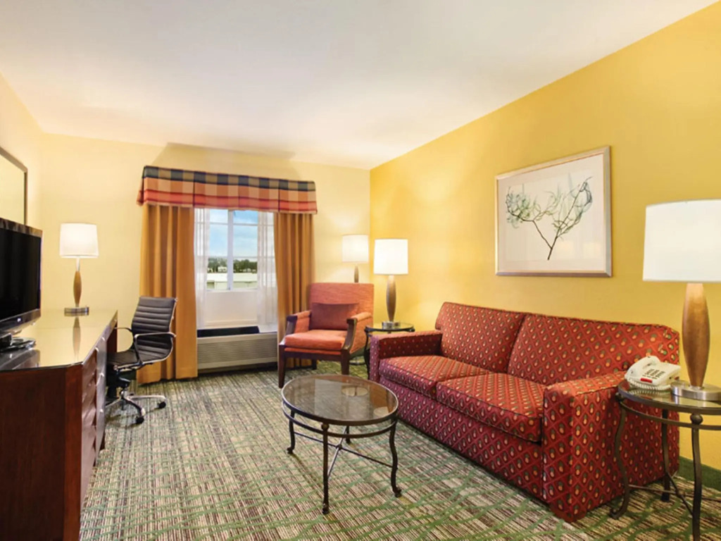 Holiday Inn Express Hotel & Suites San Diego-Escondido by IHG