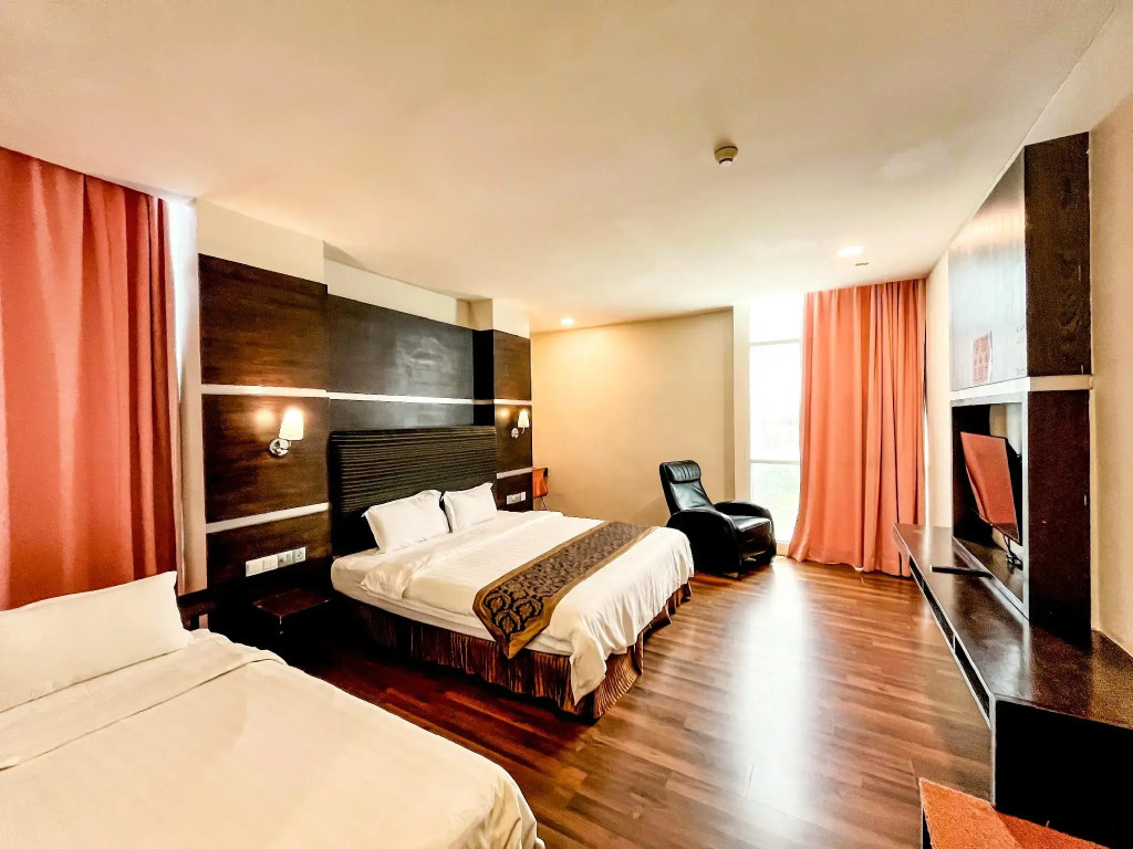 Courtyard Hotel 1Borneo