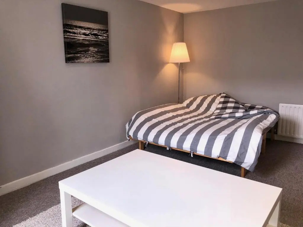 Large central Falmouth apartment with views and parking