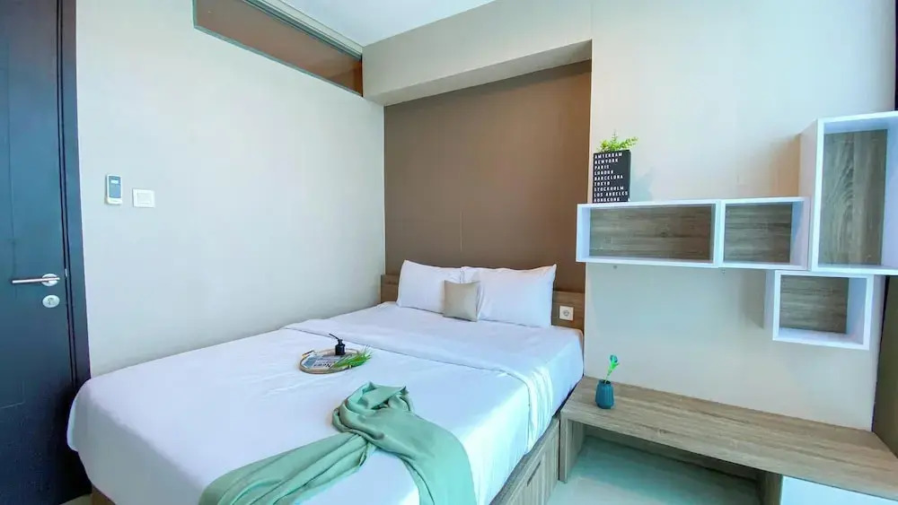 Homey Combined 3Br With Working Room At Gp Plaza Apartment