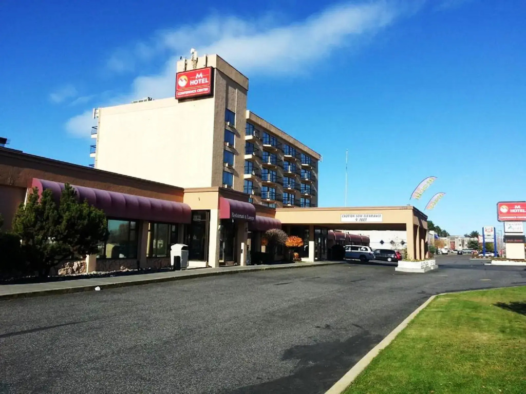 M Hotel & Conference Center