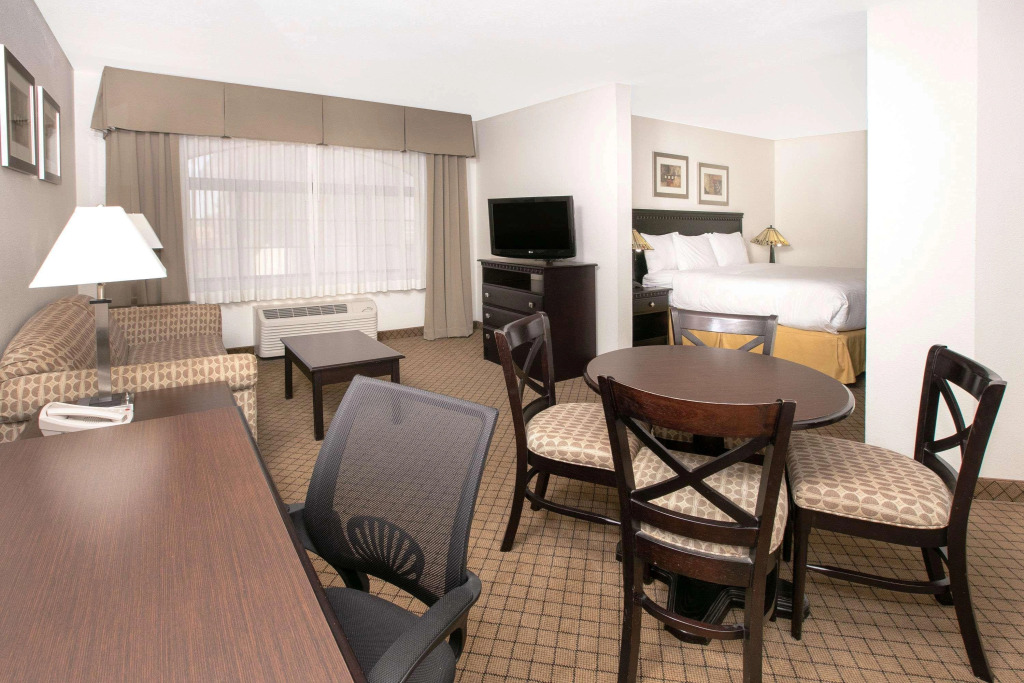 Holiday Inn Express & Suites Roswell