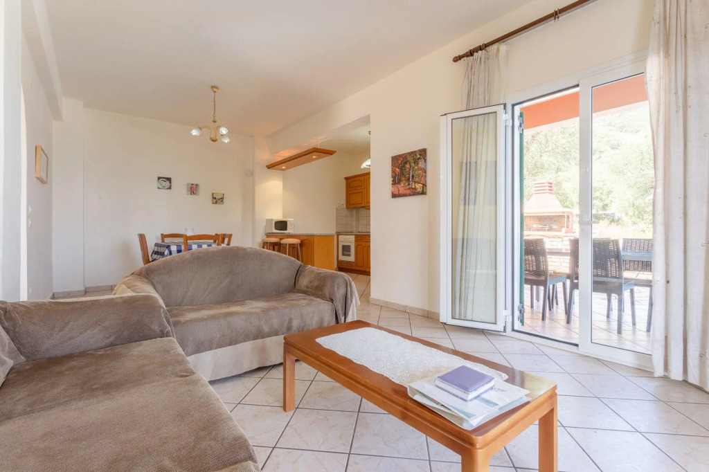Vasillis Large Private Pool Walk to Beach Sea Views A C Wifi Car Not Required - 1026